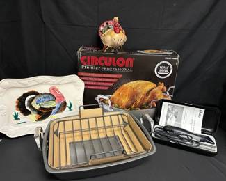 CT513Turkey, Roasting Pan, Electric Knife, Platter, And Decor