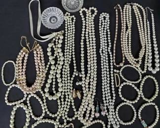 KN306Costume Jewelry  Pearls