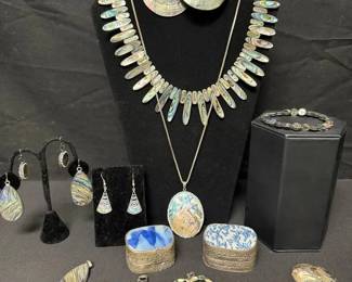 KN308Costume Jewelry  Abalone