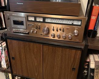 Vintage Panasonic turntable and receiver set (includes cassette deck and AM/FM radio)