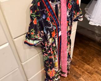 Colorful floral print silk robe / kimono
