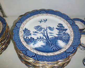 Fine China Famous "Blue Willow" pattern