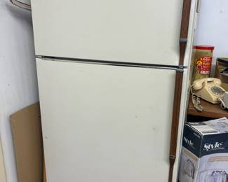 Nice older fridge