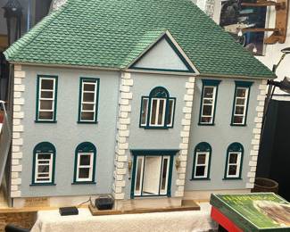 Huge unfurnished dollhouse 