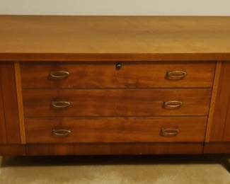 PRESALE - $150 STUNNING LANE MCM DEEP CEDAR CHEST ON LEGS(RARE FIND)