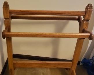QUILT RACK $25