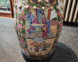 famille chinese rose garden vase
