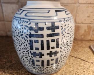CHINESE BISCUIT JAR
