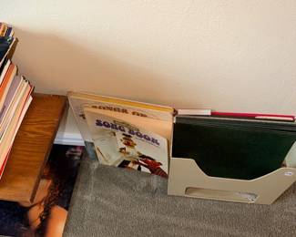 Items Located In The 4th Bedroom ( Second Floor)