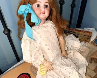 Items Located In The 2nd Bedroom ( Second Floor)