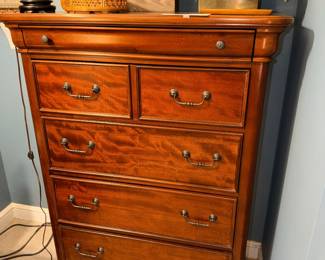 Items Located In The 1st Bedroom (MASTER)