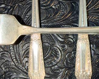 Items Located In The 1st Bedroom (MASTER)