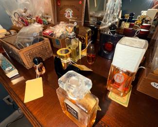 Items Located In The 1st Bedroom (MASTER)