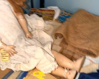 Items Located In The 2nd Bedroom ( Second Floor)