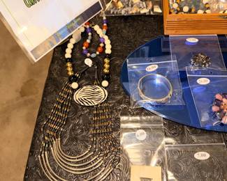 Items Located In The 1st Bedroom (MASTER)