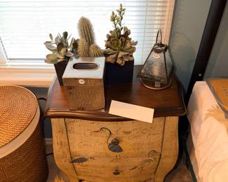 Items Located In The 2nd Bedroom ( Second Floor)