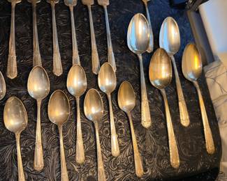 Items Located In The 1st Bedroom (MASTER)