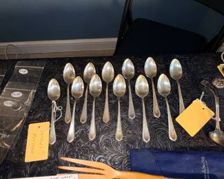 Items Located In The 1st Bedroom (MASTER)