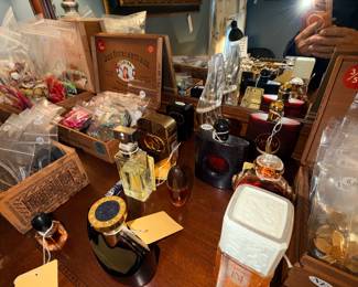 Items Located In The 1st Bedroom (MASTER)