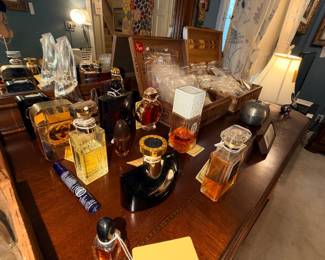 Items Located In The 1st Bedroom (MASTER)