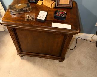 Items Located In The 1st Bedroom (MASTER)