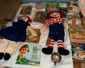 Items Located In The 2nd Bedroom ( Second Floor)