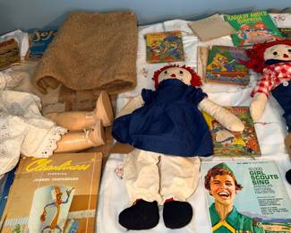 Items Located In The 2nd Bedroom ( Second Floor)