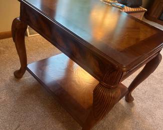 $60 end table- 28x24x22.5
