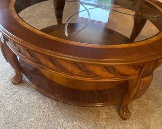 $90 round coffee table 40”