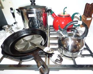 Cast Iron skillets including Wagner, Revere Ware Sour Pot