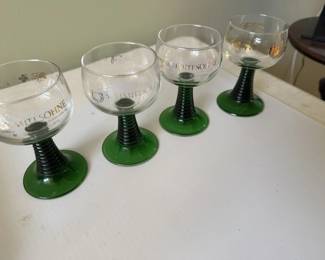 Set of 4 Schmitshone Forrest Green Wine Glasses