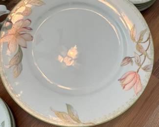 Oneida Fine Porcelain "Savannah"