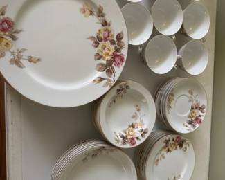 Set of 8 Noritake “Angela” 6 Piece Place Setting