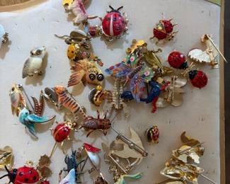 Hand painted Scatter Pins Vintage