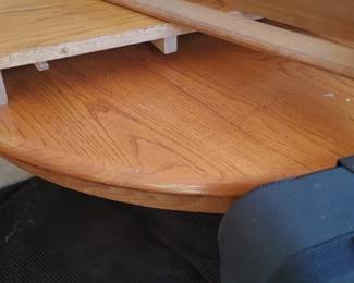 Round oak table
