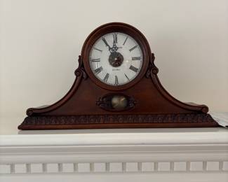 Howard Miller Dual Chime mantel clock.