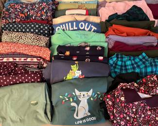 Excellent selection of new or near-new women’s clothing.