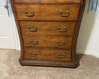 Beautiful solid wood dresser- excellent condition