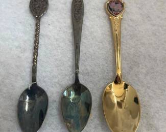 z et of Three Vintage Collectible Souvenir Spoons