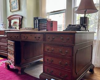 Partners Executive Desk