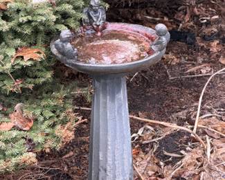 Small bird bath