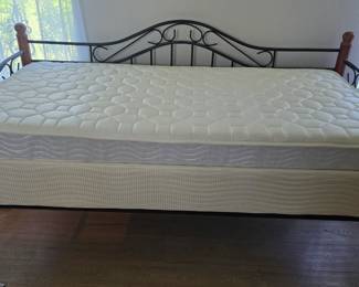 Twin bed / day bed
