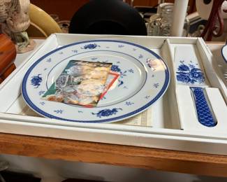 Blue and white cake plate set