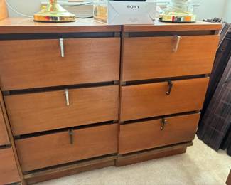 MCM Johnson Carper pair of Night Stands