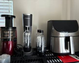 Juicer, soda stream, and air fryer