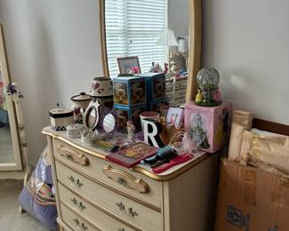 Vintage Bonnet by Sears French Provincial dresser with mirror