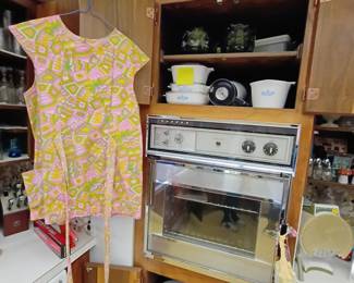 Vintage kitchen items AND lots of LIKE NEW kitchen items which are newer as well!