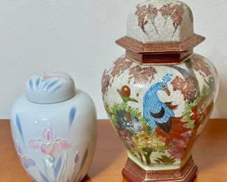 Otagiri Lidded Vase, Japanese Vase