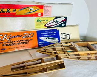 Dumas/ SkeVee Model Boats