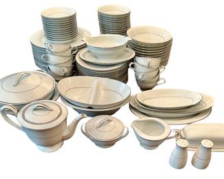 Noritake Buckingham 112 piece China